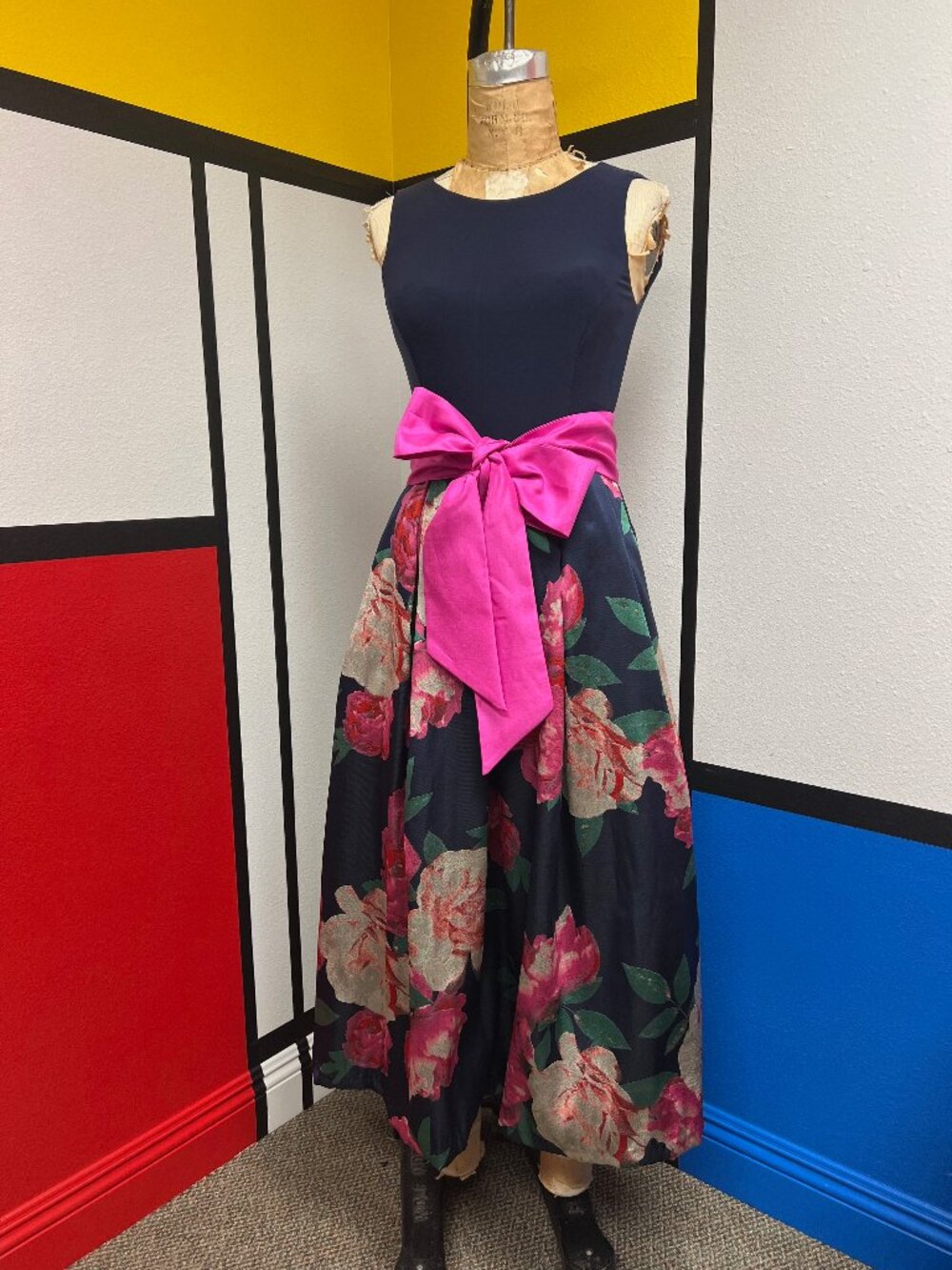 Preloved Eliza J Jacquard Floral Maxi Belted Navy Tank Dress with Pockets Size 6